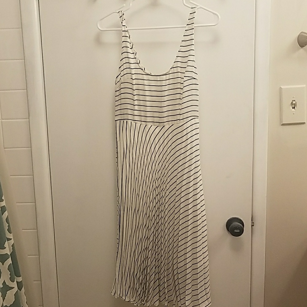 BB Dakota midi pleated dress